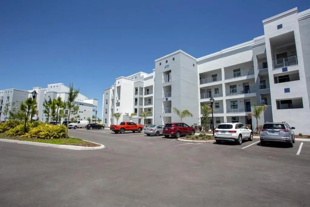 Gorgeous Two Bedroom Apto Close to Disney 306