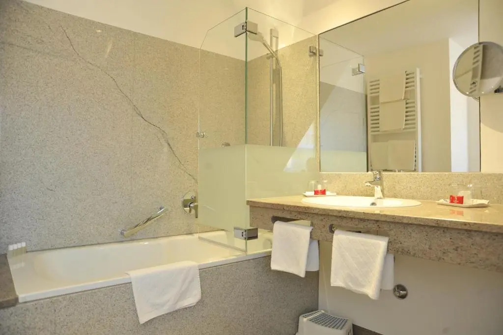Hotel Tilman Riemenschneider by ANS
