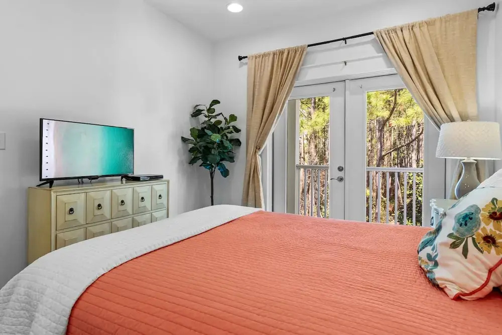 Seas The Day 4 Bedroom Home by RedAwning