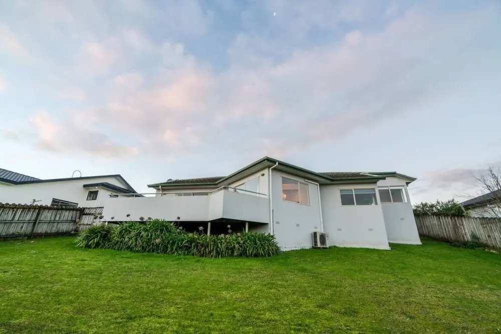 Windsor Park Spacious & Modern 3 bedrooms House