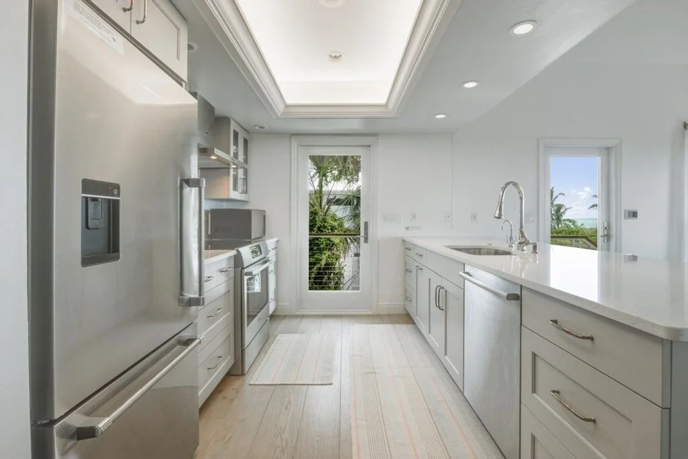 Arcadia-stunning Gulf Front Beauty! 4 Bedroom Home by RedAwning
