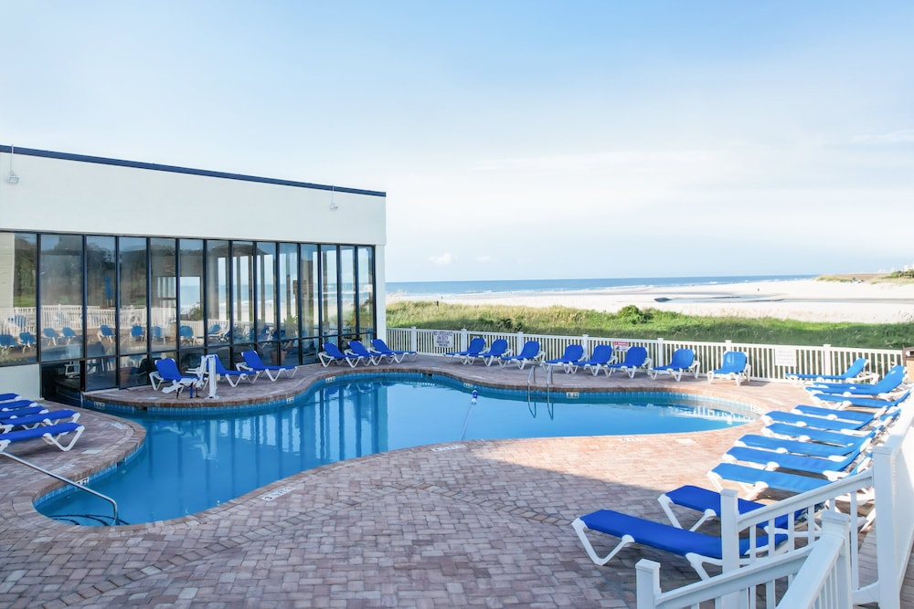 Sands Beach Club 1022