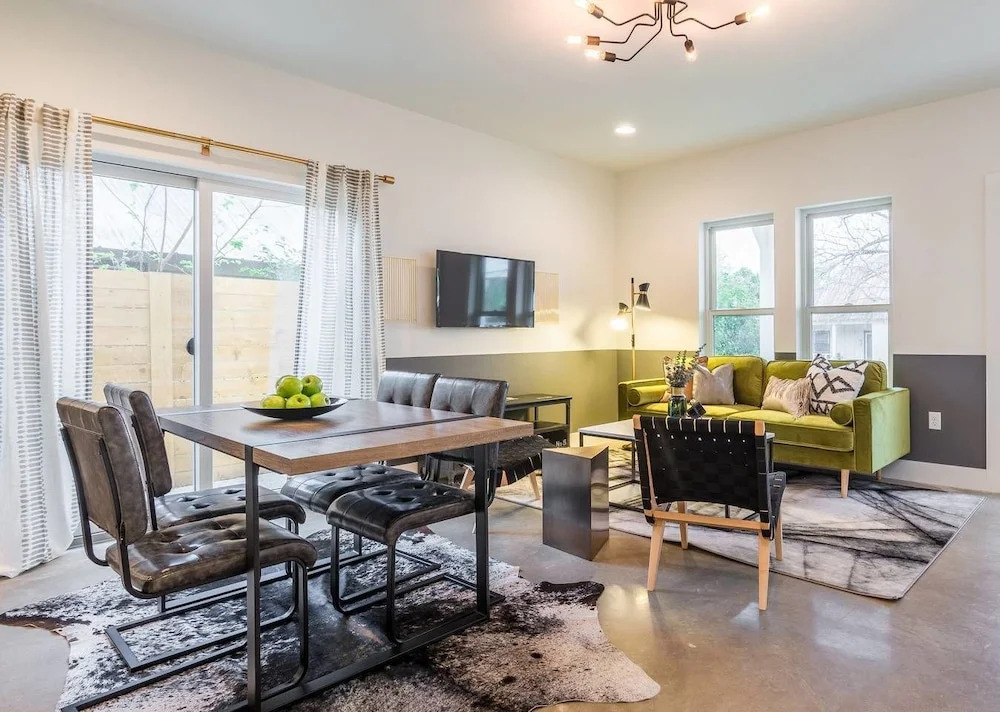 3BR East Side Urban Retreat