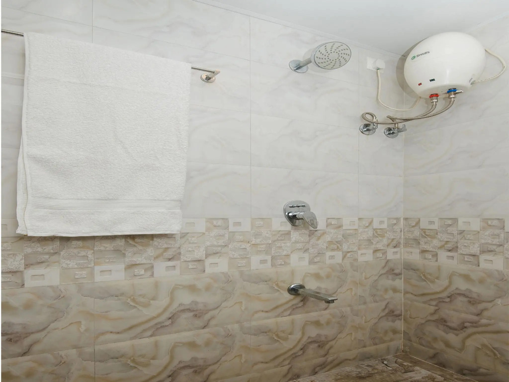 OYO 11951 Vatsala Suites