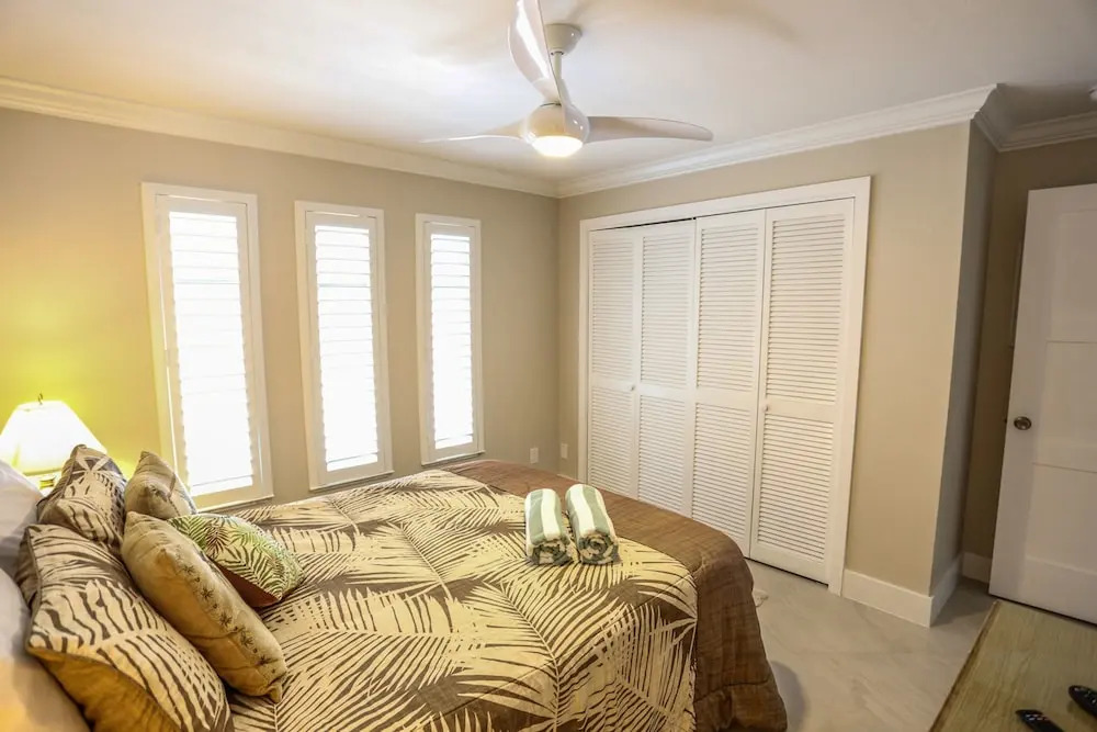 7965 Estero - Paradise Point