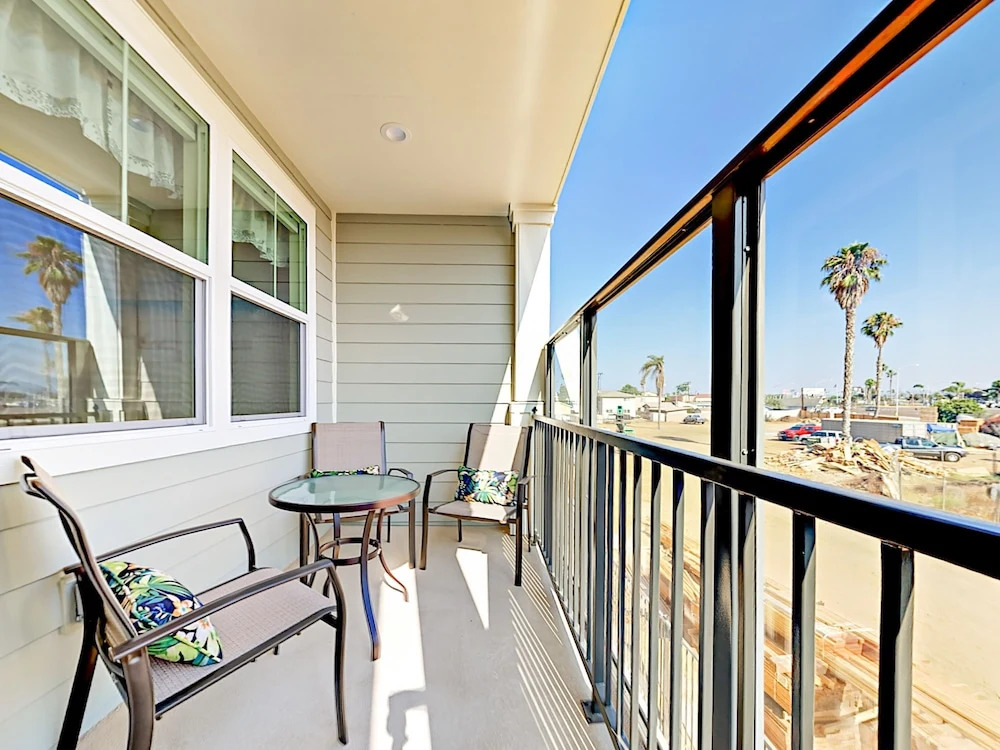 Brand-new 2BR w/ Balcony, Near Beach 2 Bedrooms 2.5 Bathrooms Townhous