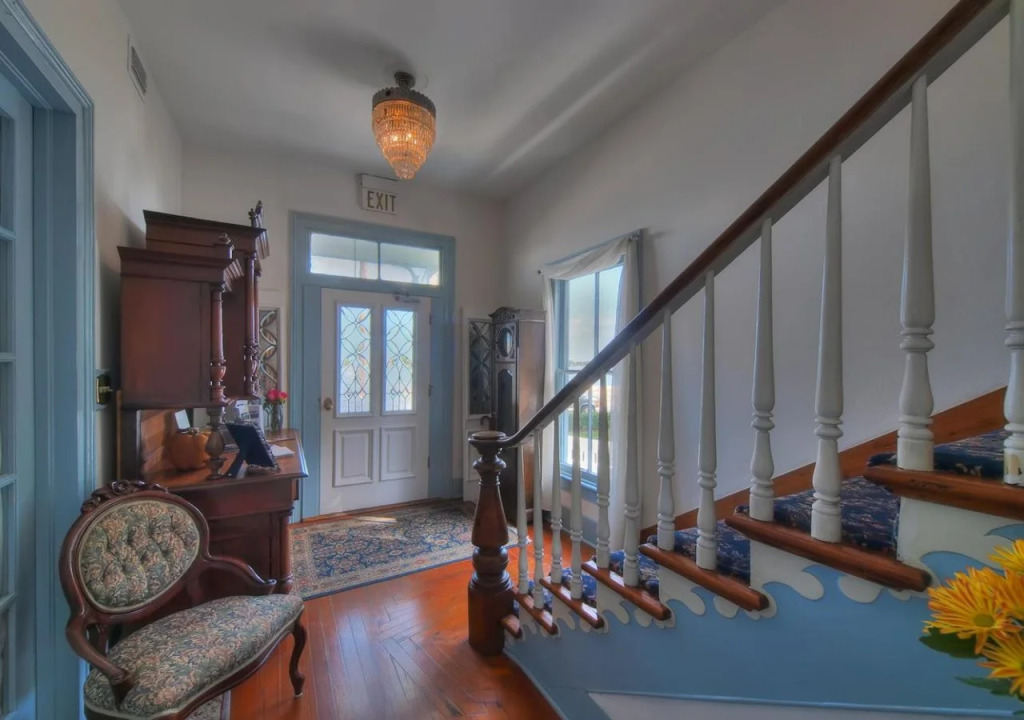Bayfront Westcott House Bed & Breakfast