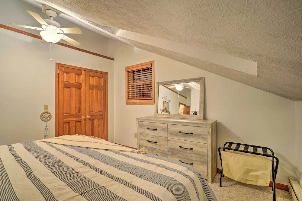 Spacious Oneida Retreat w/ Game Room