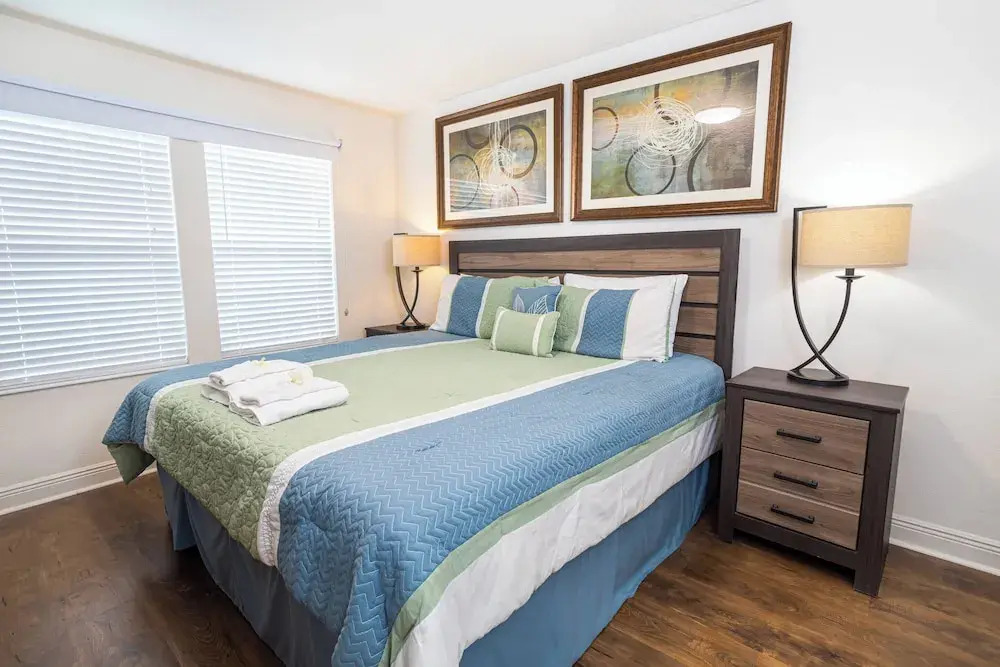 Beautiful Townhome With Hot Tub 13