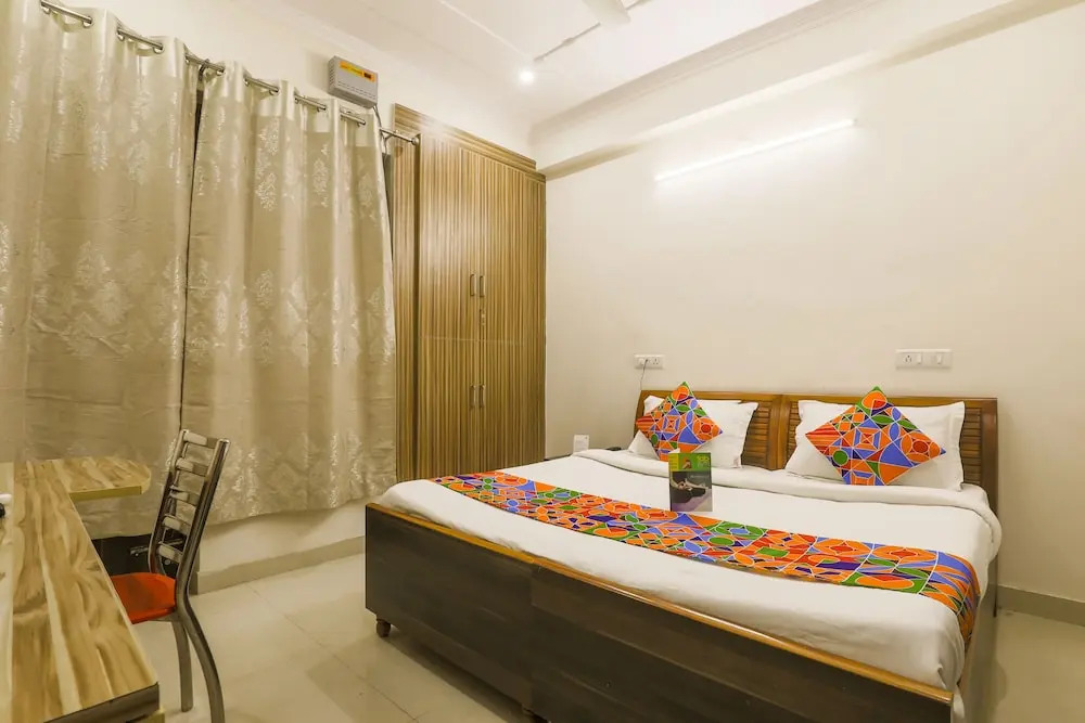 FabExpress Star Guest House