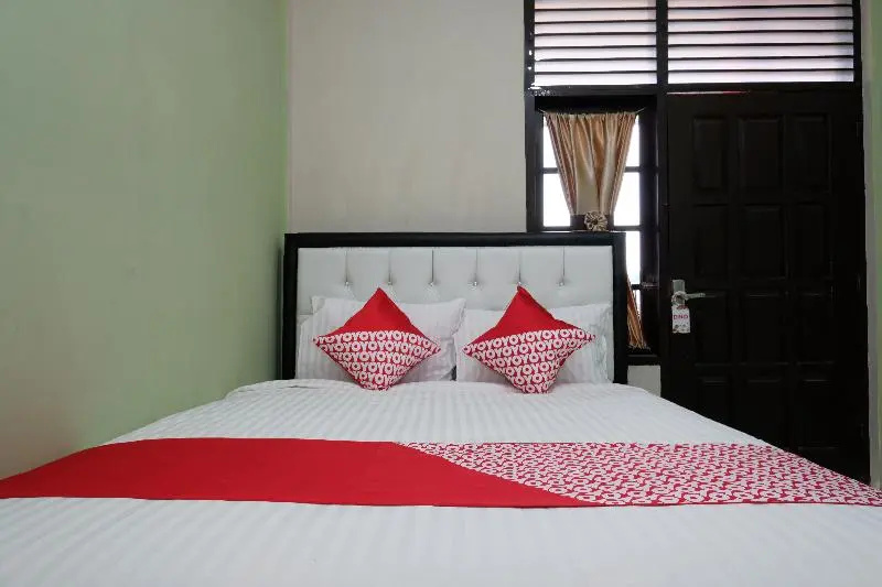 Steze Kost By OYO Rooms