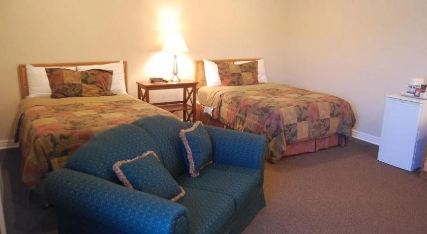 Barons Motor Inn