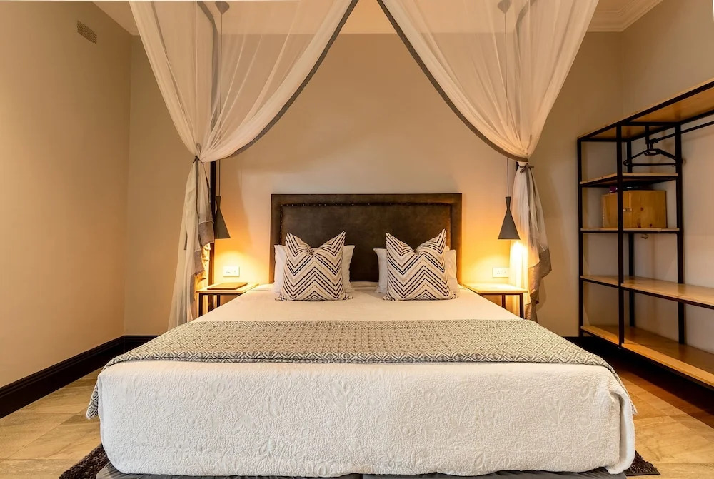 Nkosi Guest Lodge