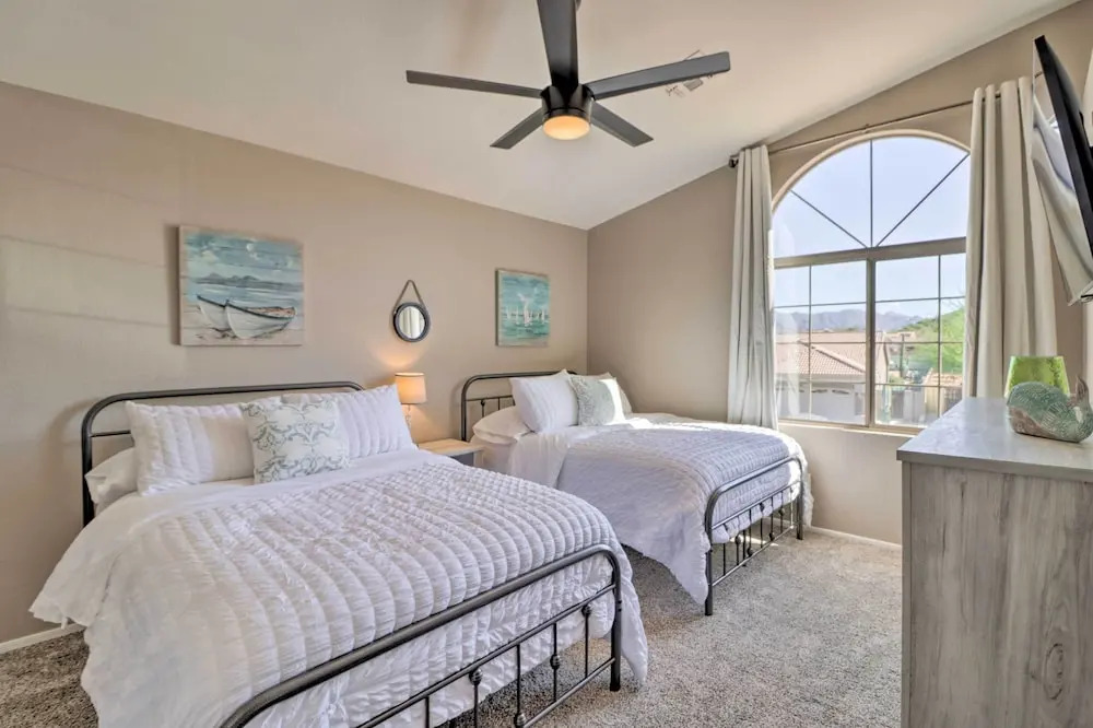 Complimentary Heated Pool: Goodyear Getaway!