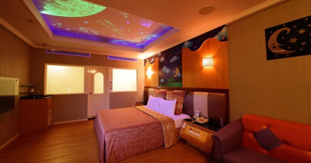 Summer House Motel