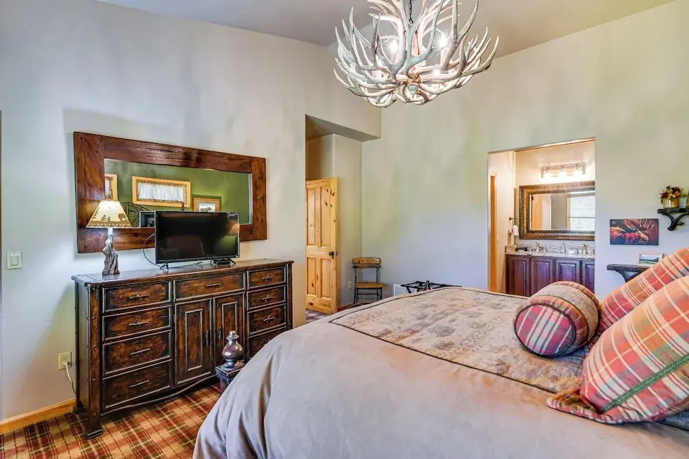1 Mi to Grand Lake: Family-friendly Gem w/ Hot Tub