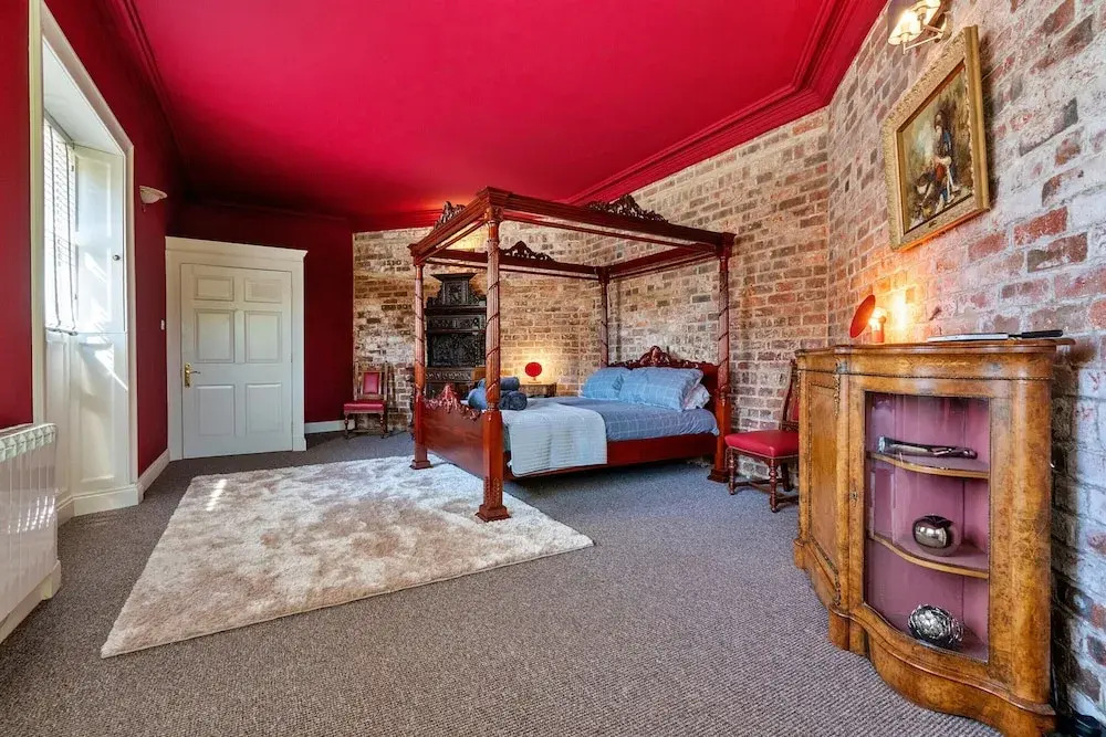 Finest Retreats is Delighted to Offer a Spacious and Character-filled Apartment