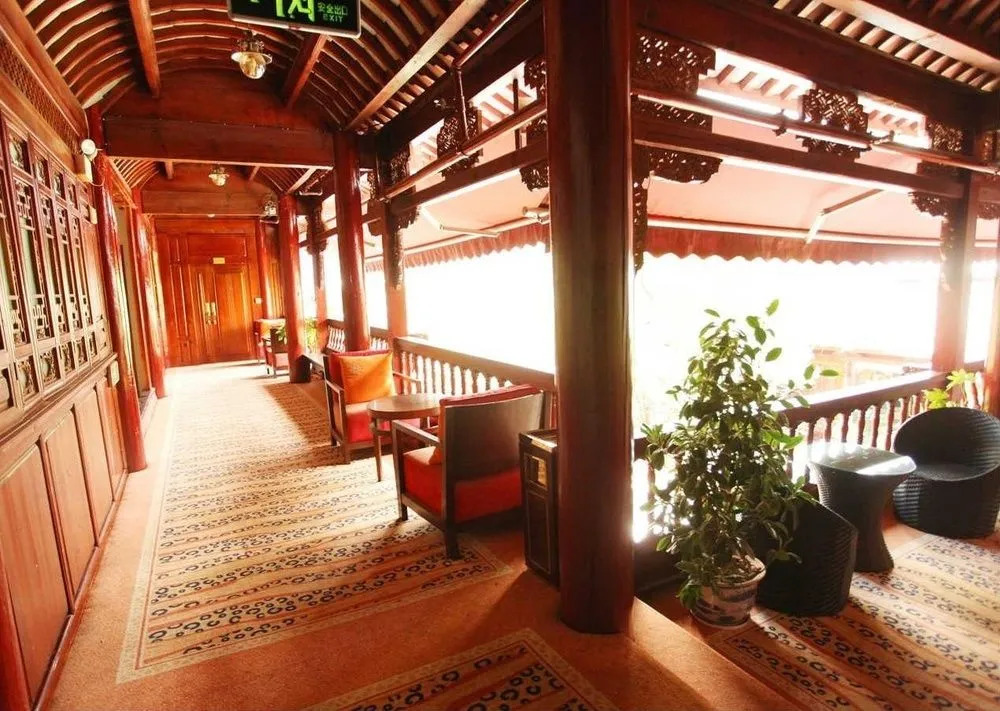 Lijiang Old Town Suiyue Stage Inn