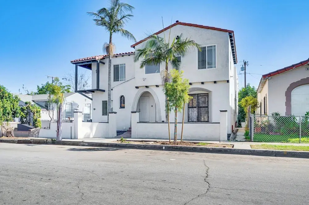 7 Mi to Downtown: East Los Angeles Apartment
