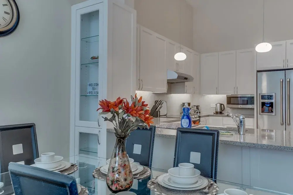 2 Bedroom Apartment located in Washington Dcâs Penn Quarter. 2 Apts by RedAwning