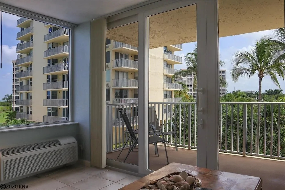 Estero Beach & Tennis 206b 1 Bedroom Condo