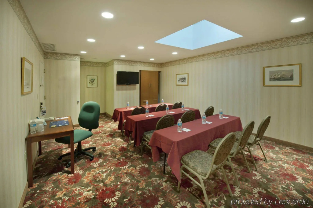 SureStay Plus by Best Western Woodbury Inn