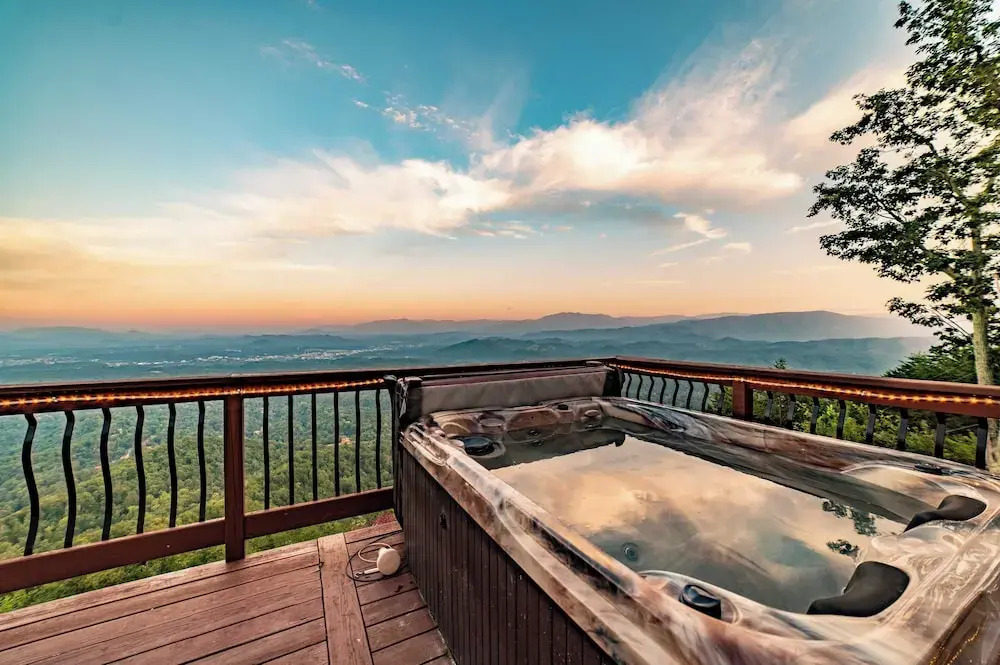 Panorama by Avantstay Unparalleled Views, Deck w/ Hottub, Game Room Pool Table