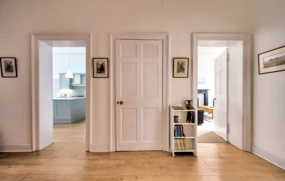 Spacious and Stylish 4-Bed Georgian Apartment
