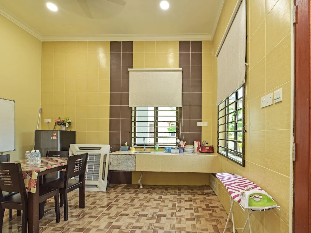 OYO Home 90448 Nurbayu Guest House