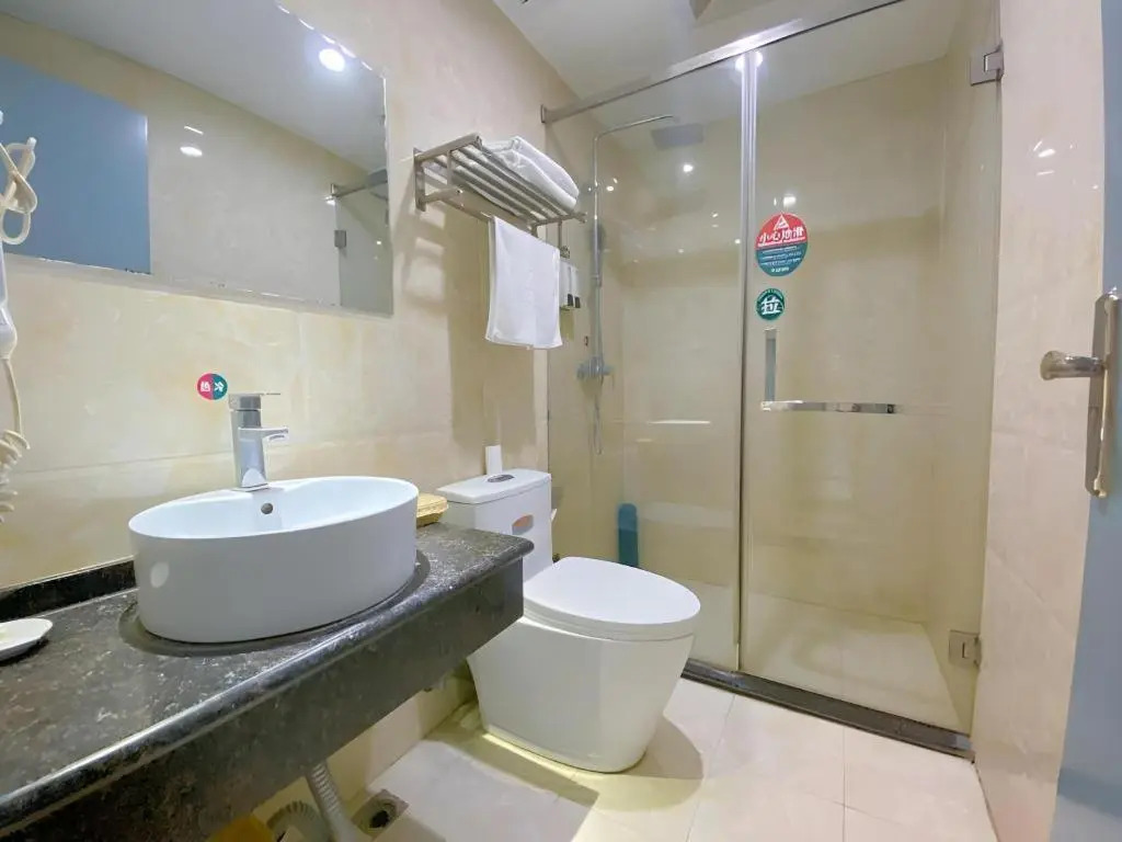 GreenTree Inn HanZhong Railway Station BeiYiHuan Road Express Hotel
