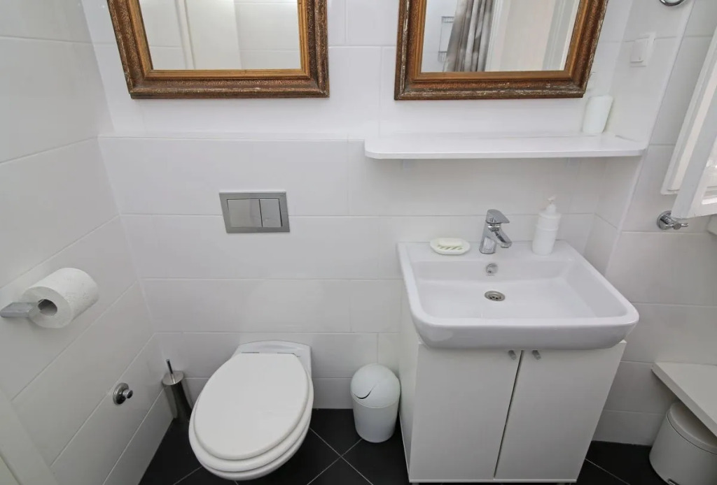 MAIN CENTRAL SQUARE guest house