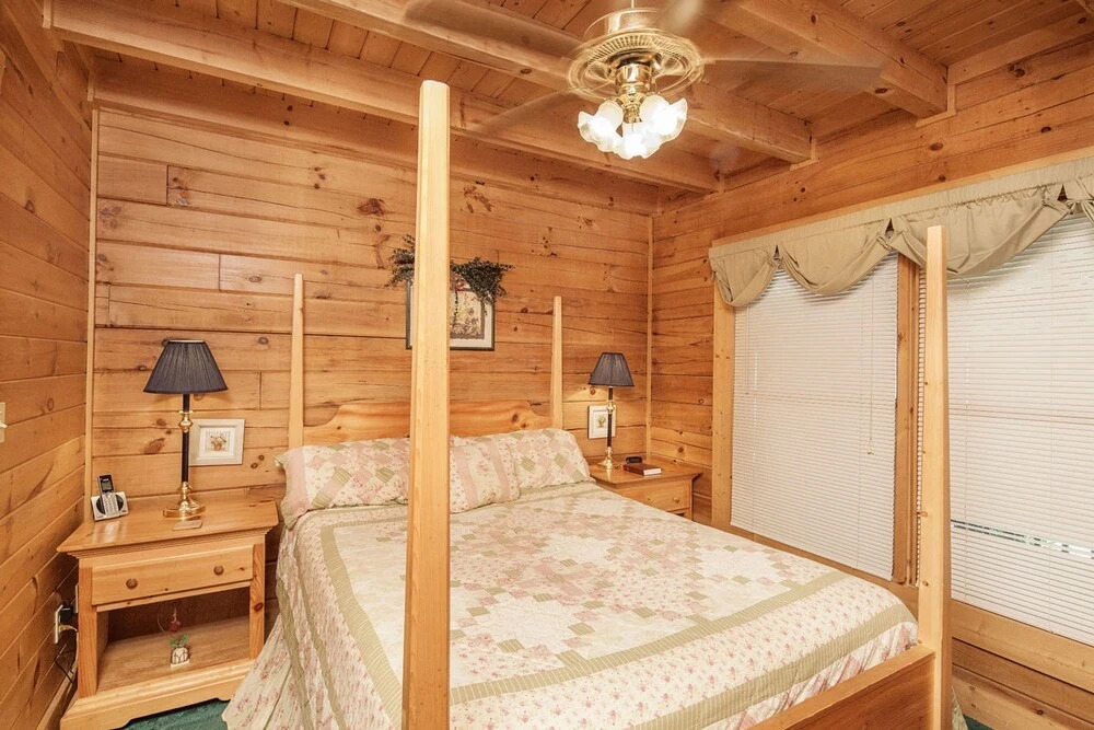 Red Bird Haven by Heritage Cabin Rentals