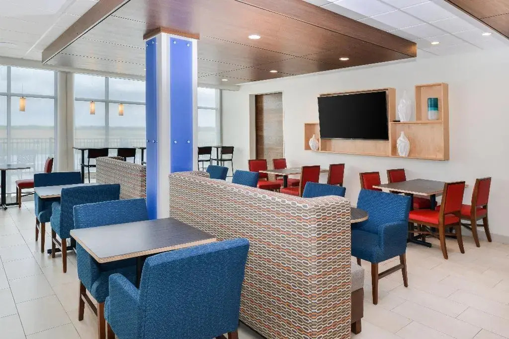 Holiday Inn Express & Suites - Ogallala by IHG