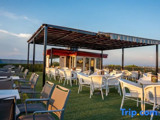 Velaris Boutique Hotel