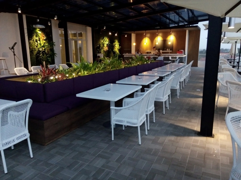Front One Hotel Pamekasan Madura