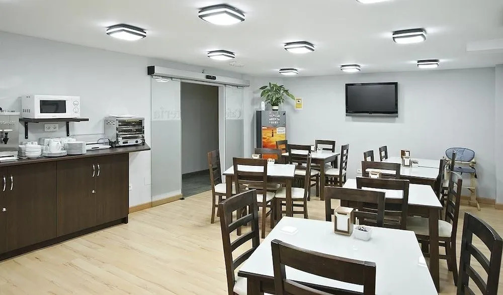 Hostal T4