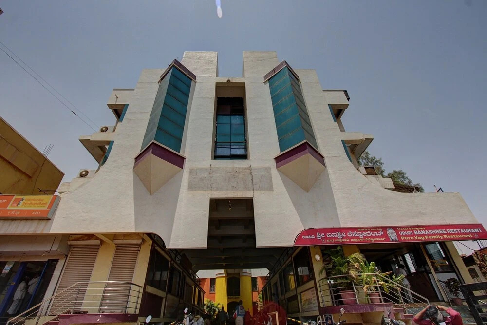 SPOT ON 40409 Hotel Rajsangam International