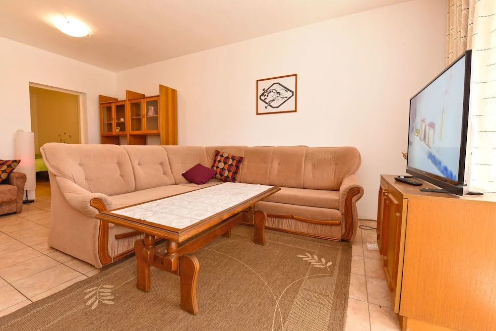 Apartment 1562