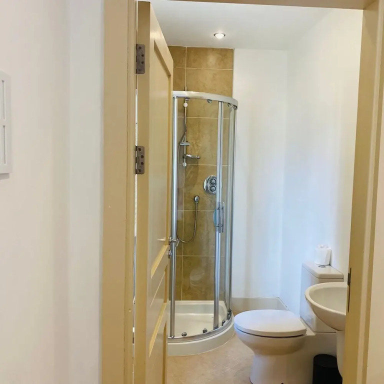 Bright Modern Welcoming Home Easy Stroll Along Pathway Into Kenmare Town