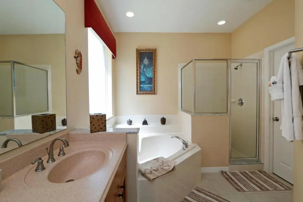 Seasons Villa 6 bedrooms, 4 masters and water view