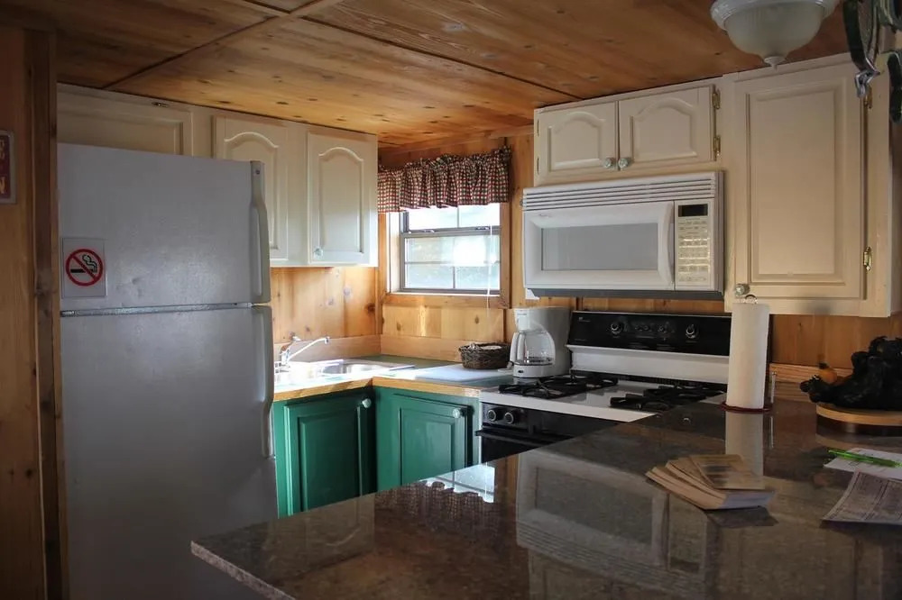 Cabins & Cottages at Shale Lake