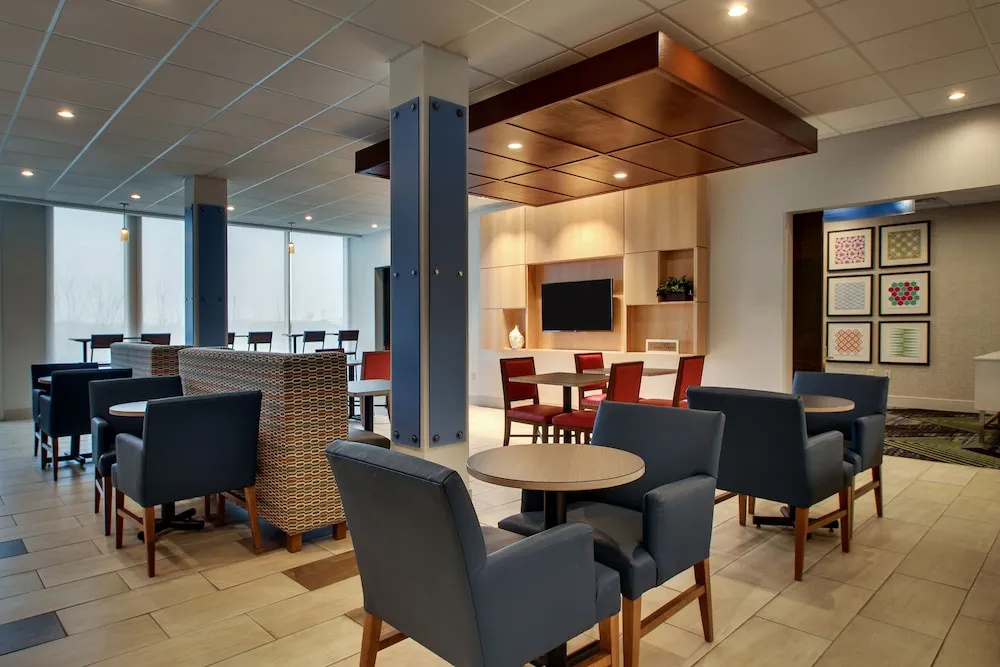Holiday Inn Express & Suites Mt Sterling North by IHG