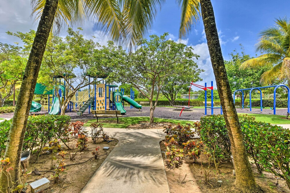 Steps to Beach: Loiza Getaway w/ Rooftop Patio!