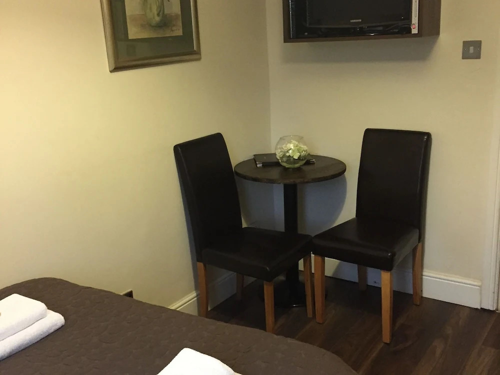 Aviva Guest House