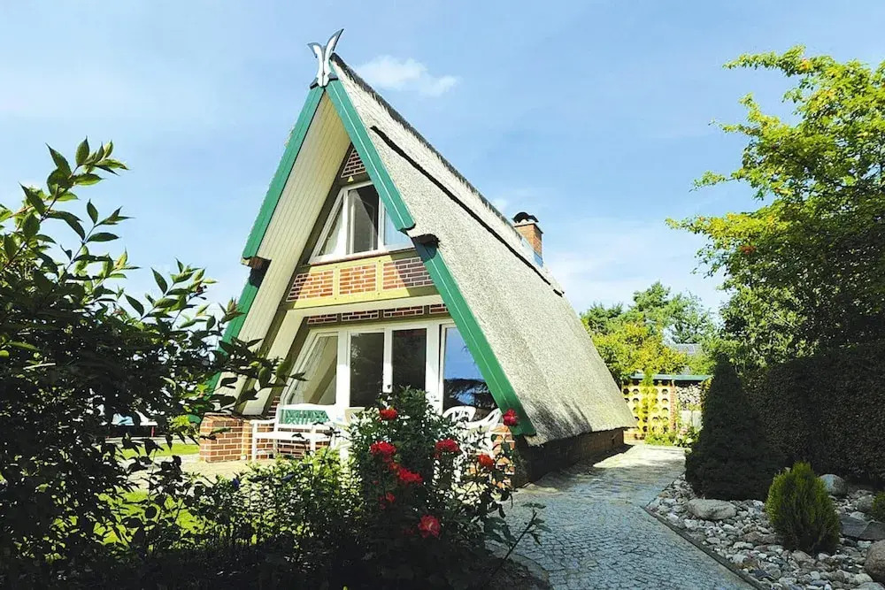 Thatched Holiday Home in in Freest With Fireplace Stove