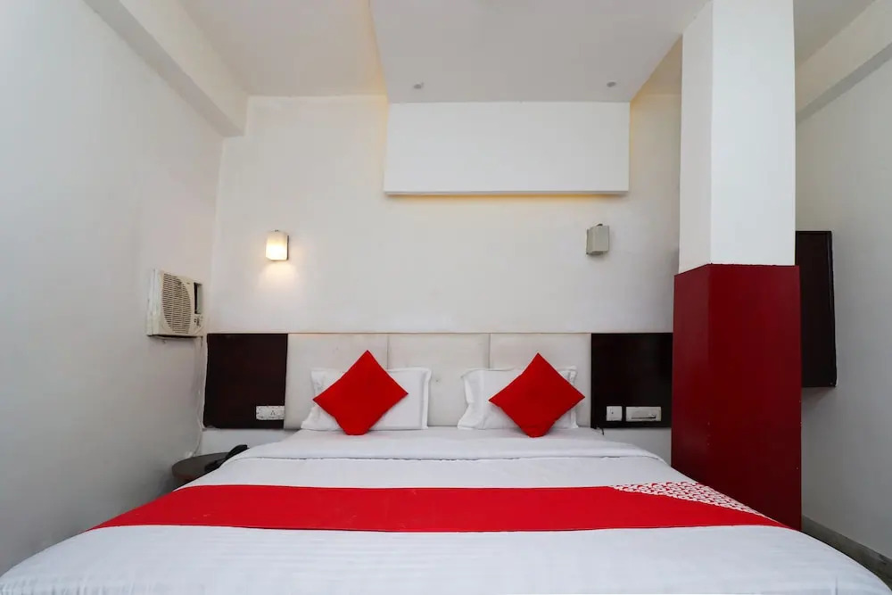 OYO 28240 Hotel D' Seasons