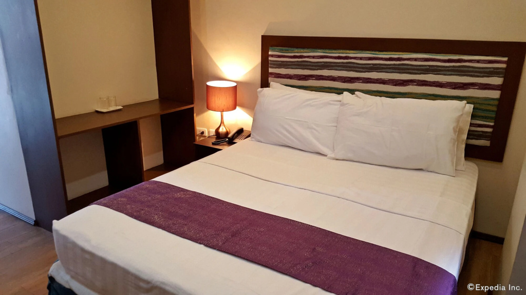 Golden Gate Suites