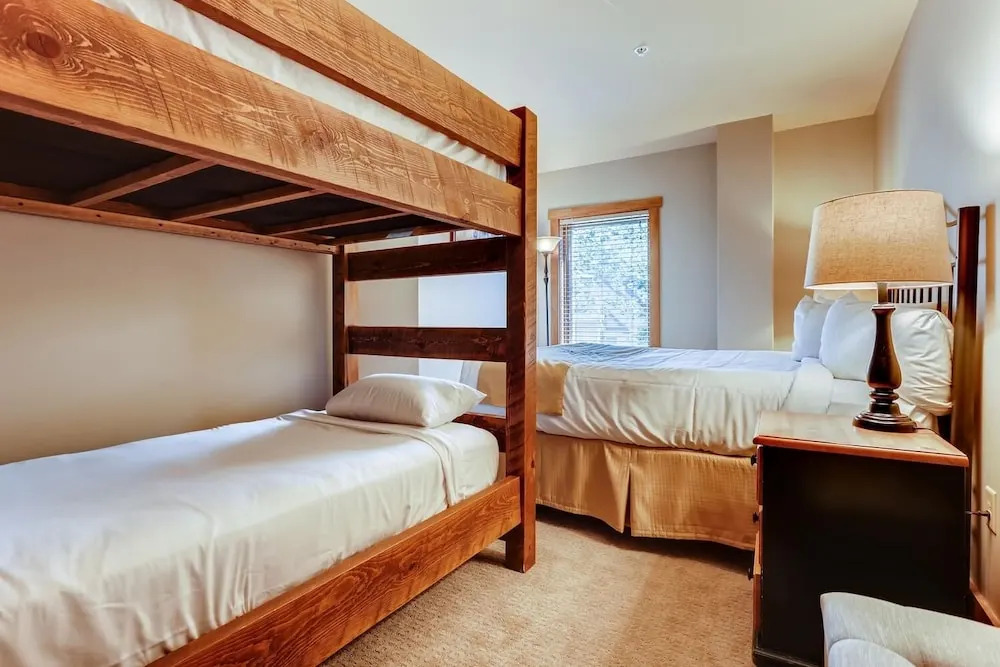 Premier Red Hawk Lodge 2 Br~walk To Slopes~kids Ski Free 2 Bedroom Condo by RedAwning