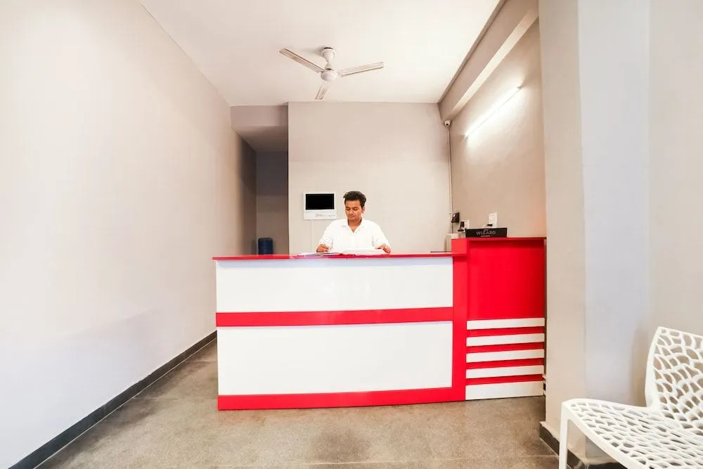 OYO Flagship 30197 Noida Sector 43