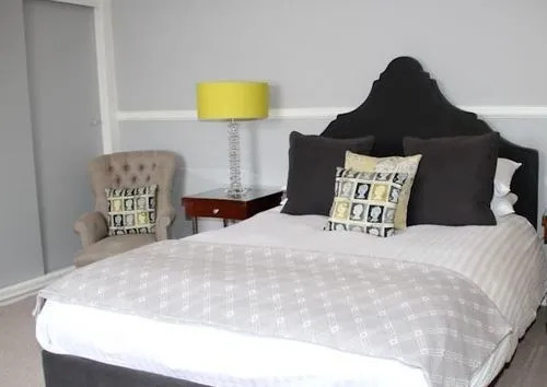The Townhouse Hotel